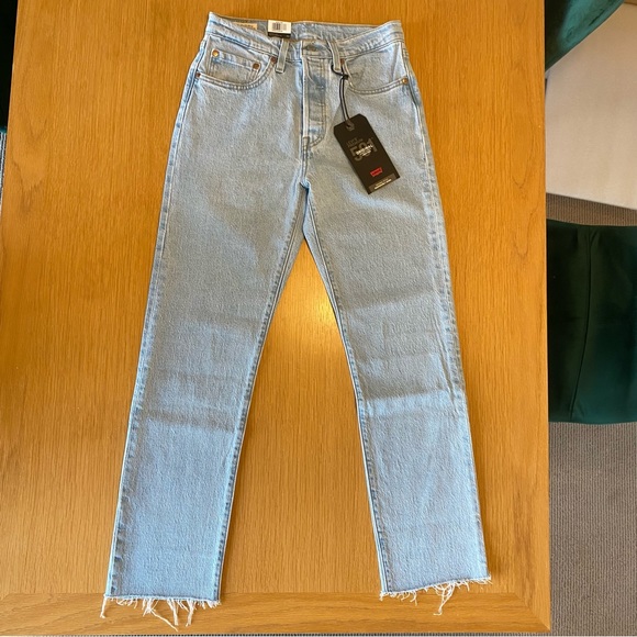 Levi’s Original Fit 501s Cropped - Raw Hem - NWT! - Picture 3 of 8